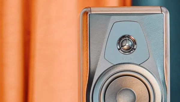 Haut-parleurs Sonus Faber exposés dans le salon d'écoute Audio Concept